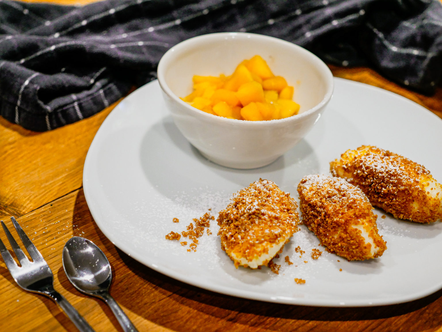 Grießnocken mit Apfelkompott | bauchgefuehl-rezepte.de | Food-Blog