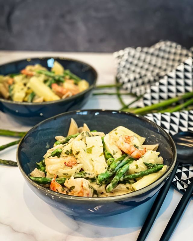 🇩🇪 Spargel-Garnelen-Pasta || 🇺🇸🇬🇧 Asparagus shrimp pasta⁠⠀
__________________________⁠⠀
⁠⠀
🇩🇪 Heute gibt es ein weiteres Spargelrezept. Ihr merkt, dass ich Spargel liebe. Dieses Mal gibt es den weißen und grünen Spargel zusammen mit Garnelen und Pasta. Einfach lecker. ⁠⠀
⁠⠀
Das Rezept gibt es wie immer in der Bio. ⁠⠀
__________________________⁠⠀
⁠⠀
🇺🇸🇬🇧 There is another asparagus recipe today. You notice that I love asparagus. This time there is white and green asparagus along with shrimp and pasta. Simply delicious.⁠⠀
⁠⠀
As always, the recipe is available in the bio.⁠⠀
__________________________⁠⠀
⁠⠀
.⁠⠀
.⁠⠀
.⁠⠀
⁠⠀
⁠⠀
#instafood #foodblogger #food52 #foodie #homemade  #foodlover #food #delicious #soulfood #foodstagram #yummy #instafoodies #foodphotos #food52grams #foodblogger_de #foodblogliebe #homemade #recipes #recipeoftheday #foodblogs #pasta #pastaliebe #pastalove #asparagus #spargelliebe #hauptgang #bauchgefühlrezepte
